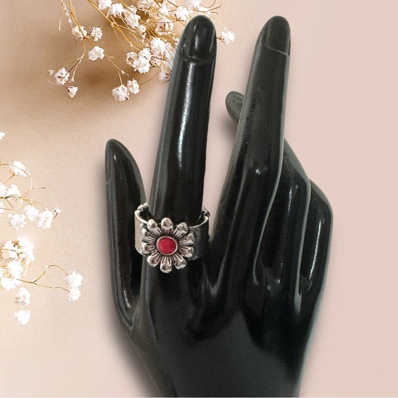 One Blessed Nana Jewelry - ❤️NWT Boutique Perfect for spring/summer flower stretch ring
